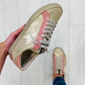 EUC ShuShop Walk into the Stars Sneakers size  8.5